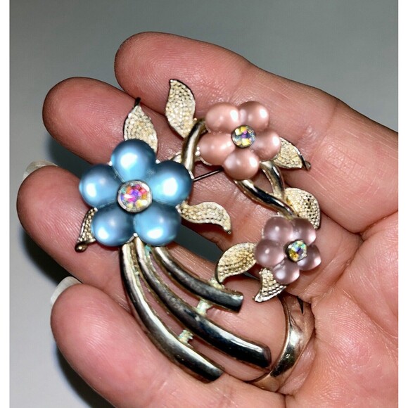 Vintage Jewelry Lot. Silver Filigree Bow Pin. Flower Brooch W/ Pink, Blue Flower - Picture 4 of 8